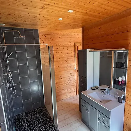 Grande Maison En Bois Eco-responsable Proche De La Casa de Férias *