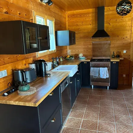 Hébergement de vacances Grande Maison En Bois Eco-responsable Proche De La