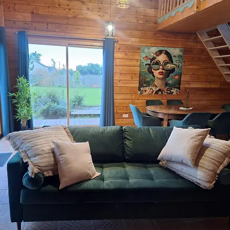 Grande Maison En Bois Eco-responsable Proche De La Hébergement de vacances