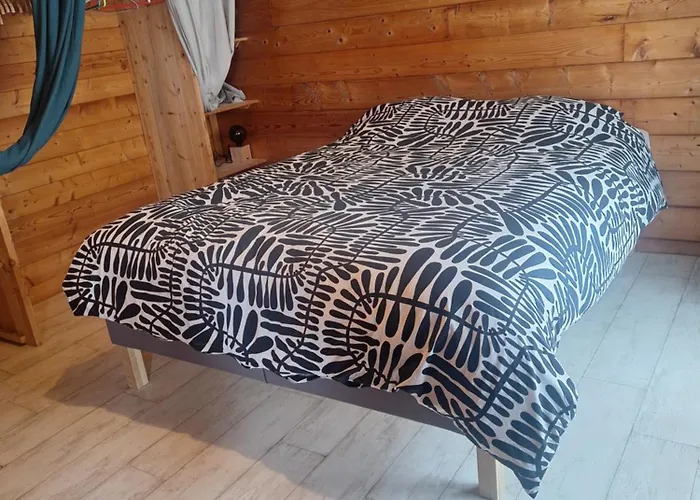 Grande Maison En Bois Eco-responsable Proche De La *